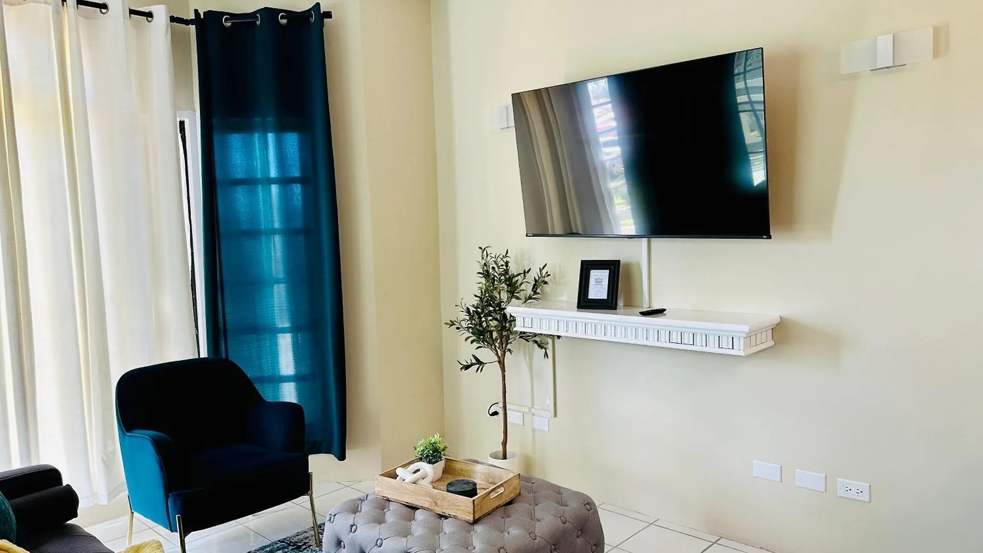 Falcon Oceanview 2Br Condo-Airport Transportation Available-24-7Security مونتيغو باي